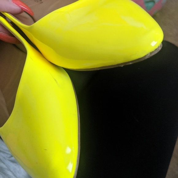 Yellow 6.5 flats - Picture 3 of 3